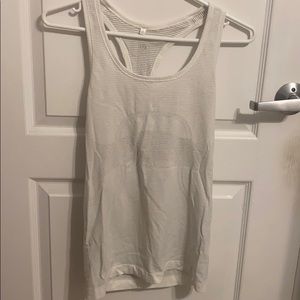 white lululemon tank top